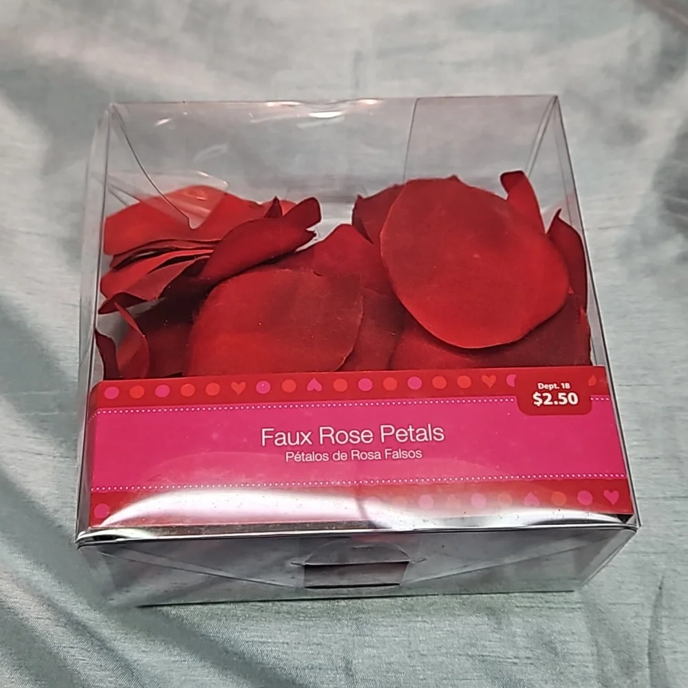 *Free w/ purchase* Faux Rose Petals
